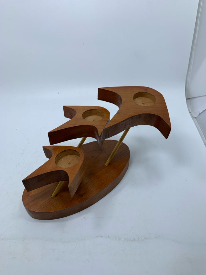 WOOD FLYING BIRDS TEA LIGHT HOLDER.