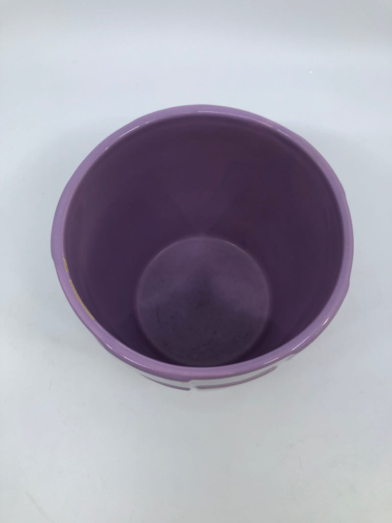 PASTEL PURPLE CERAMIC PLANTER.