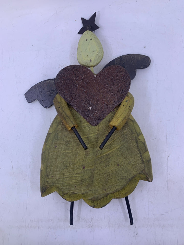 WOOD ANGEL W/ METAL HEART WALL HANGING.