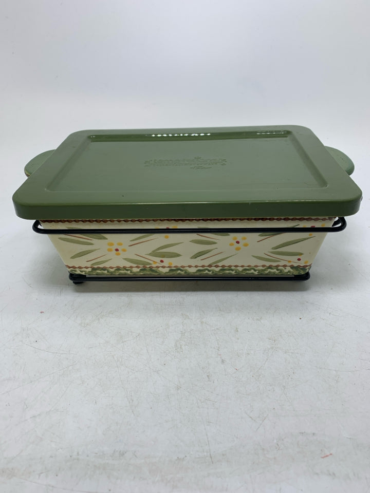 RECTANGLE 3 PC OLD WORLD PATTERN OVEN WARE LID/STAND.