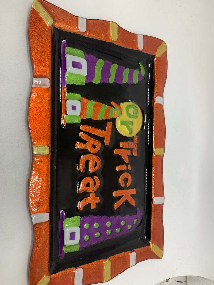TRICK OR TREAT GLASS PLATTER.