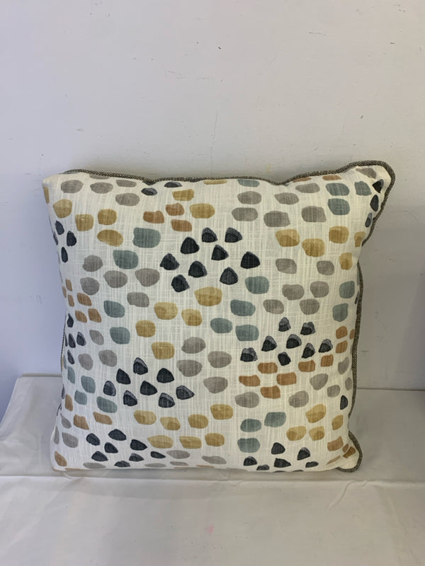 2 TONED PILLOW ONE SIDE GRAY OTHER WHITE W/ COLORED CIRCLES.