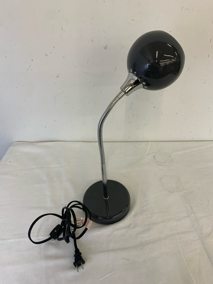 GREY METAL DESK LAMP.