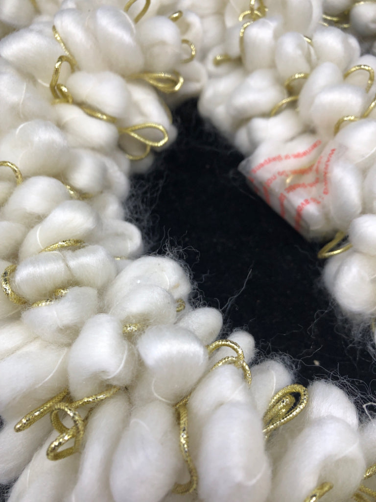 NWT WHITE AND GOLD SHAG GARLAND.
