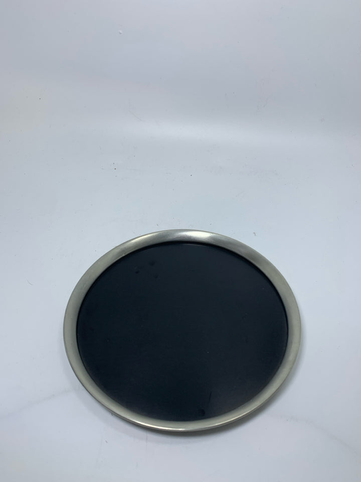 VTG MELAMINE CENTER W/ METAL RIM CIRCLE TRAY.