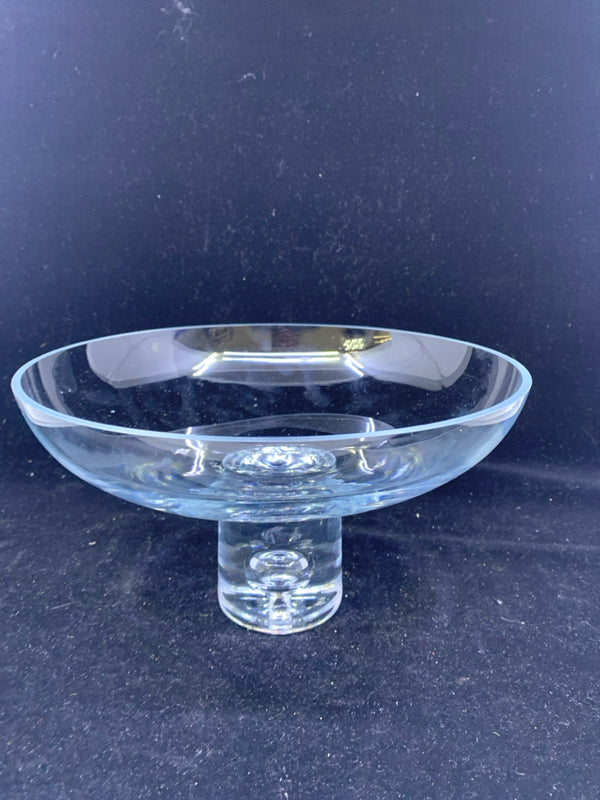 THICK FOOTED CENTERPIECE CLEAR GLASS BOWL.
