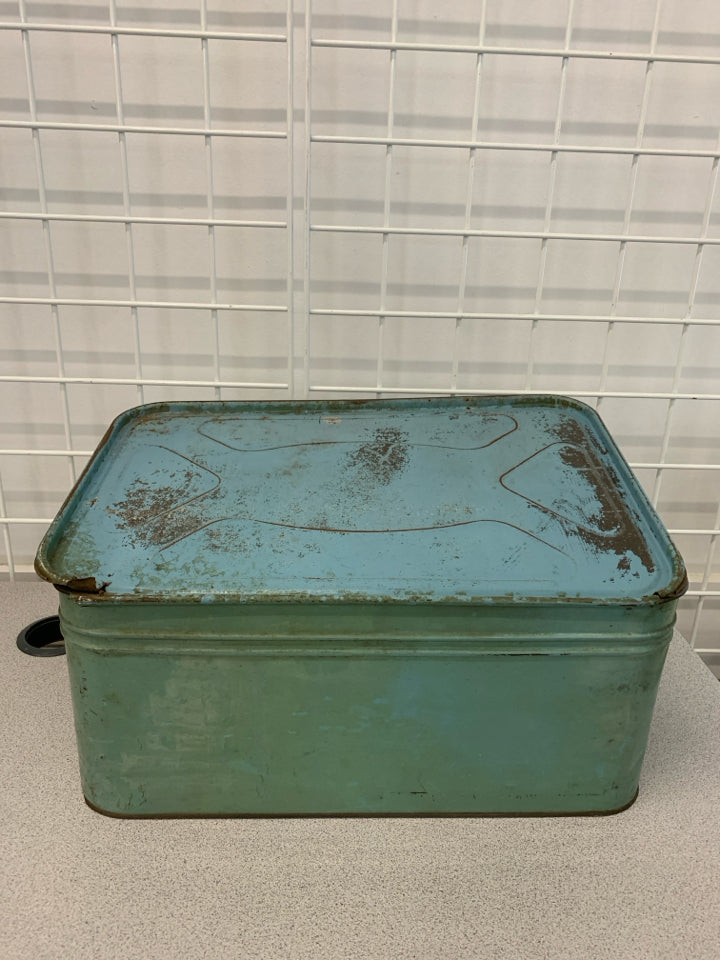 VTG BREAD BOX.