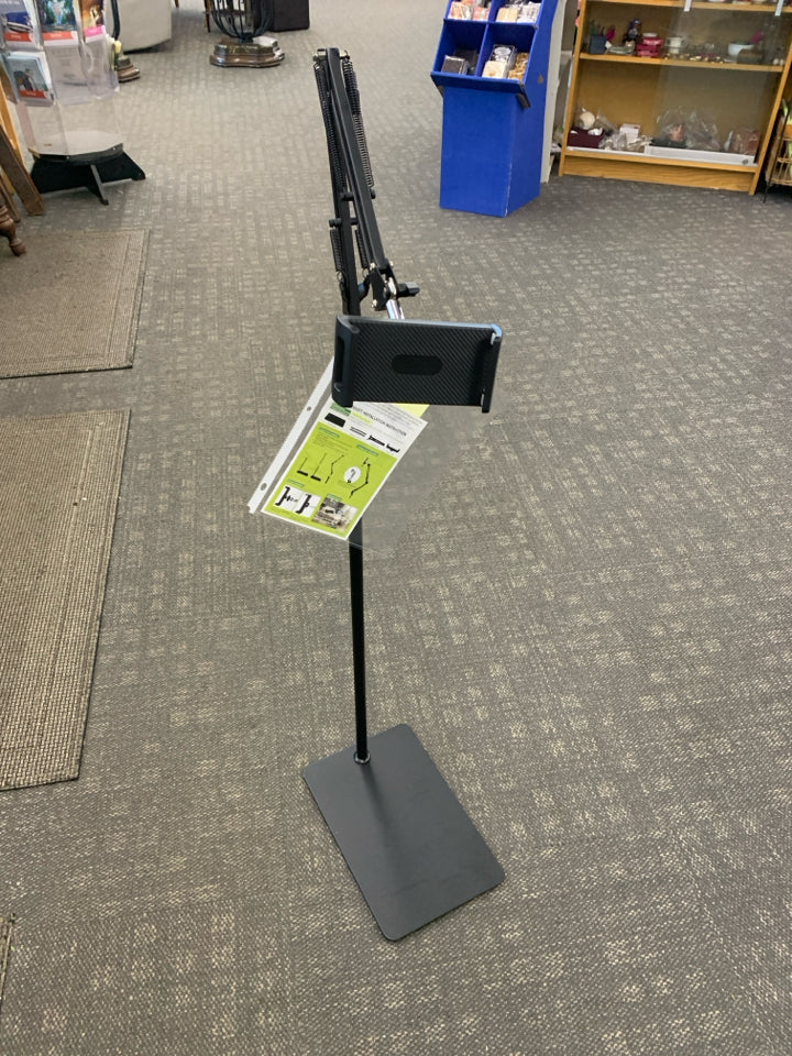 BLACK METAL TABLET/PHONE ADJUSTABLE FLOOR STAND.