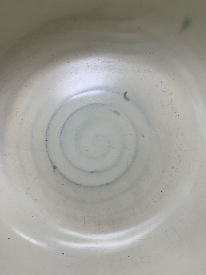 HEAVE DARK BROWN/BLUE OUTER WHITE INSIDE POTTERY BOWL.