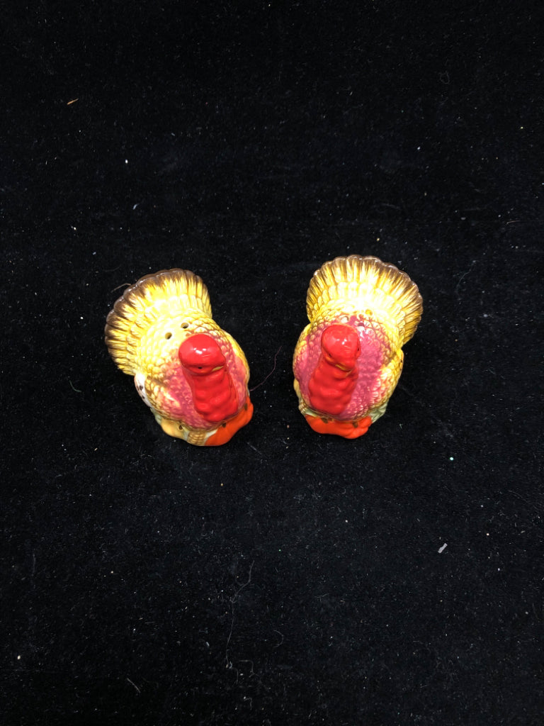 TURKEY SALT AND PEPPER SHAKERS.