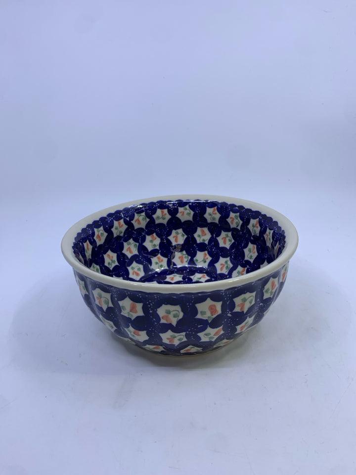 POLISH POTTERY TULIP PATTERN BOWL.