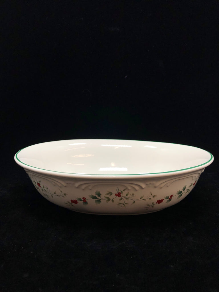 34PC HOLLY PATTERN DISH SET - PFALTZGRAFF SERV FOR 8.