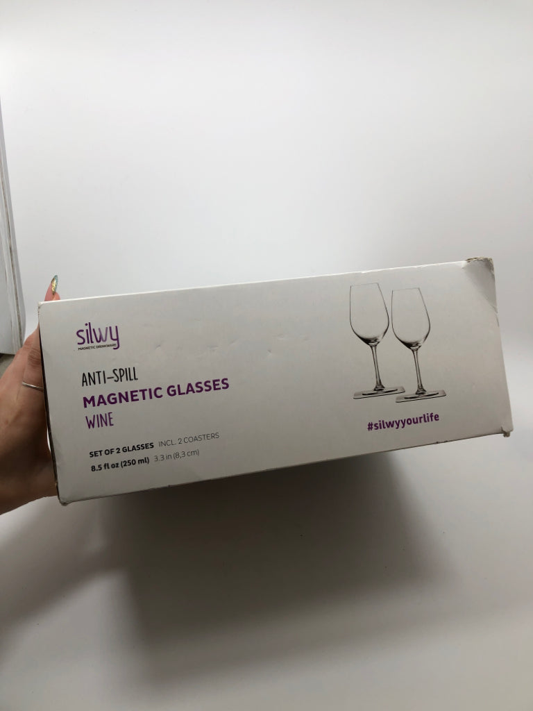 NIB 2 MAGNETIC WINE GLASSES