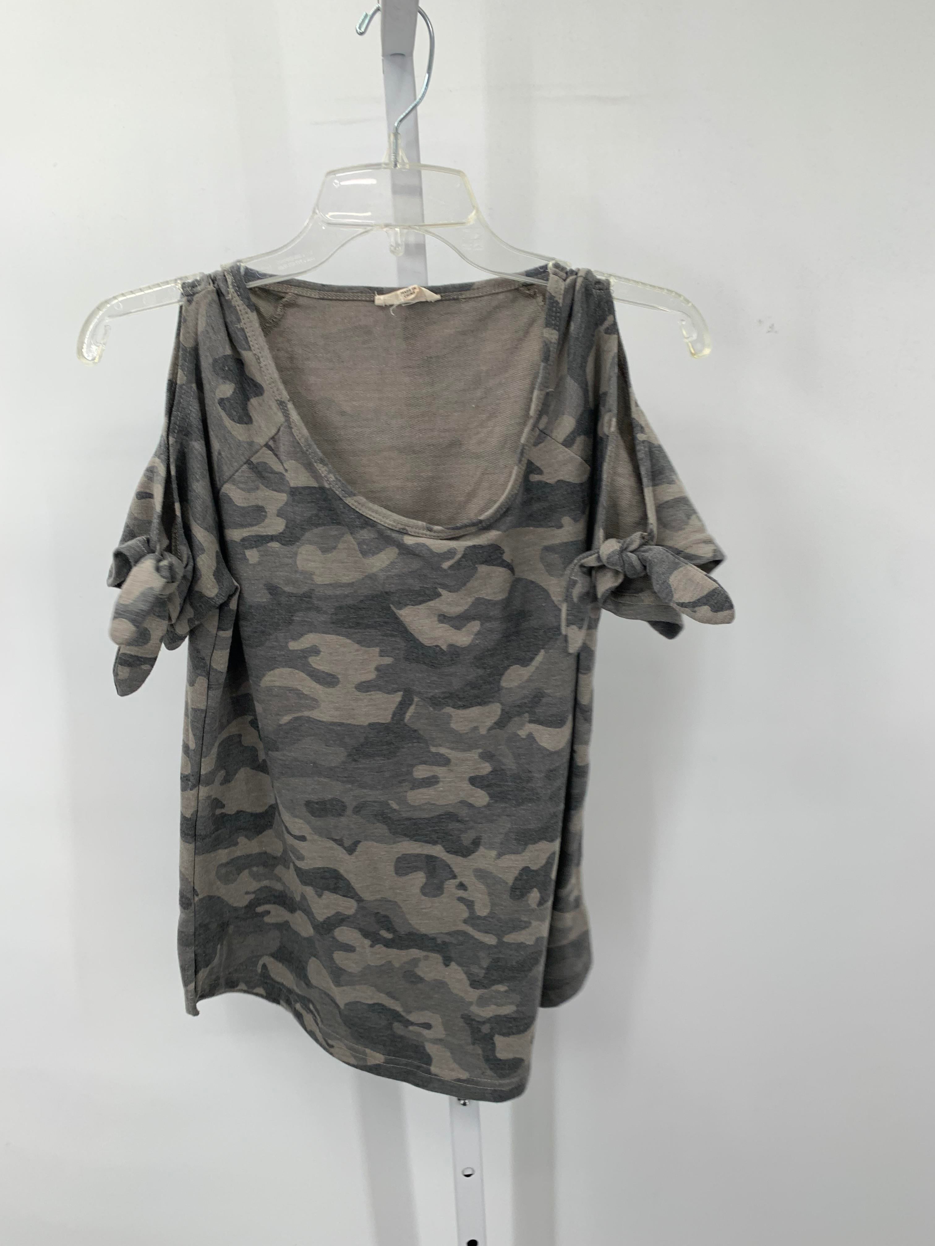 Size Small Misses Short Sleeve Shirt