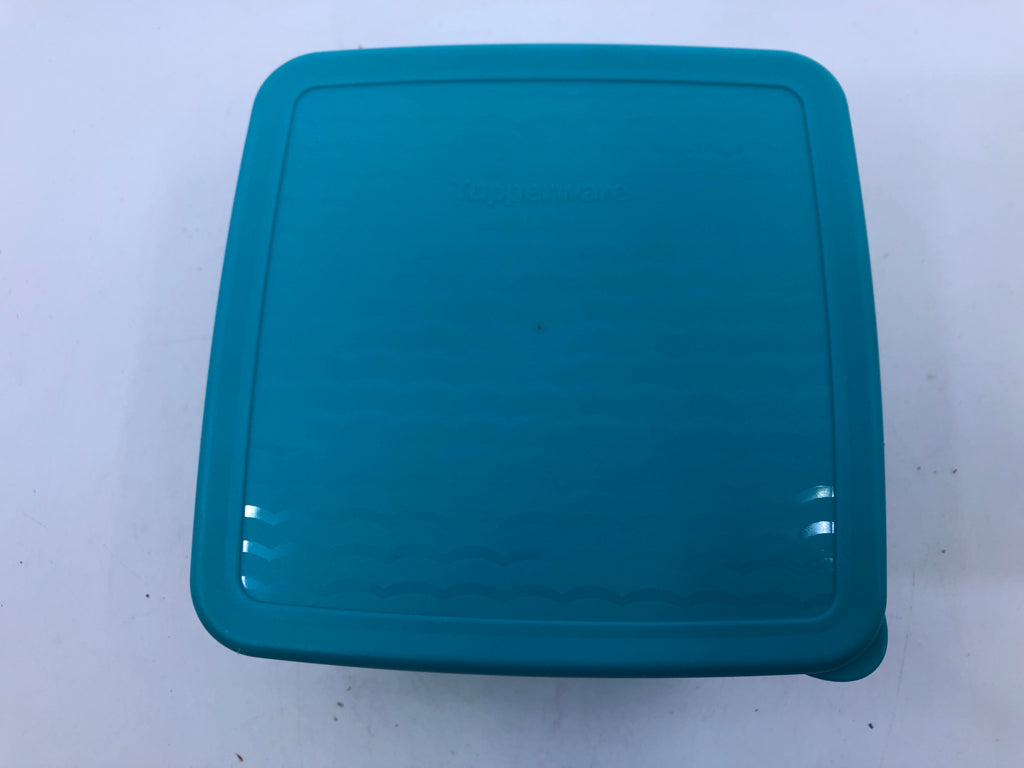 TEAL SQUARE TUPPERWARE STORAGE W/ LID.