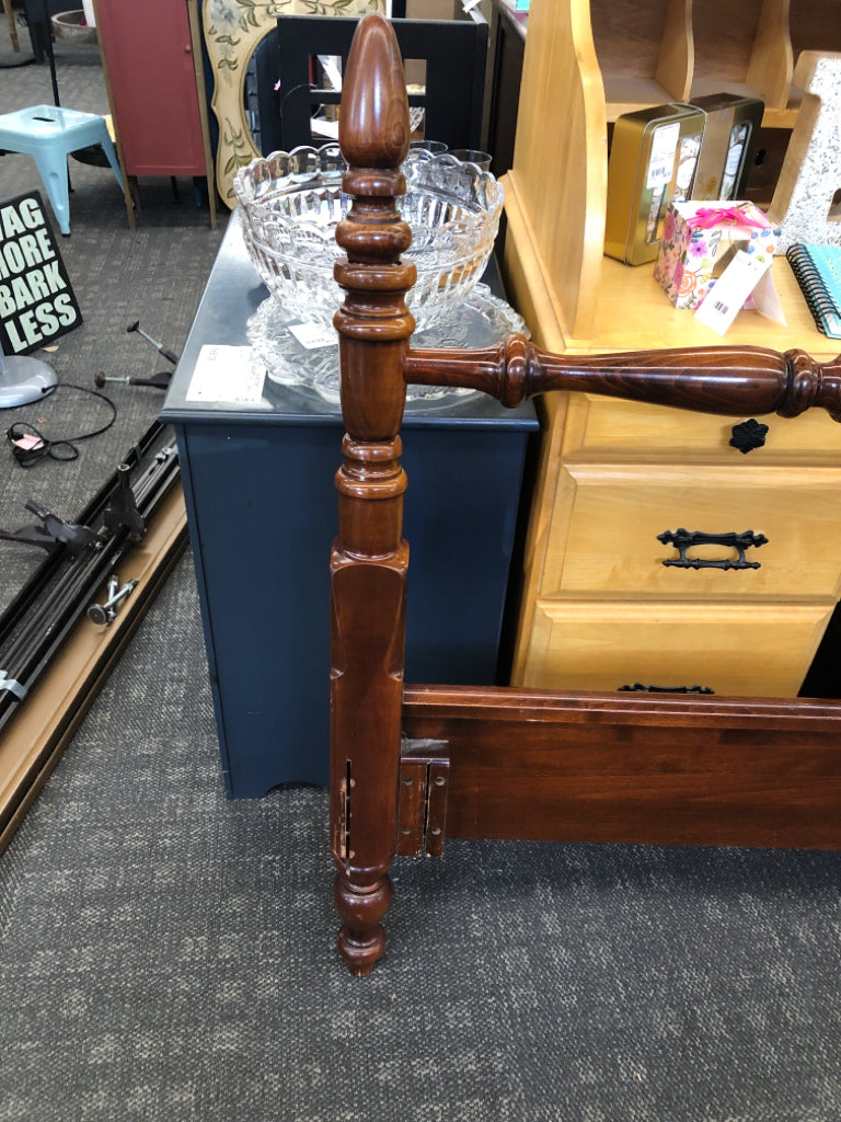 CHERRY WOOD QUEEN SIZE BED FRAME HEADBOARD & FOOTBOARD.