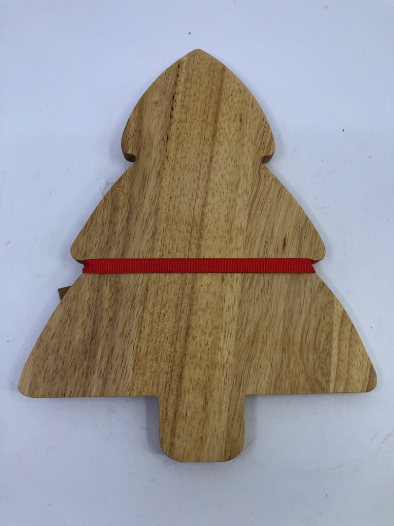 WOOD TREE SHAPED TREE W/ SILVER METAL CHEESE SPREADER.