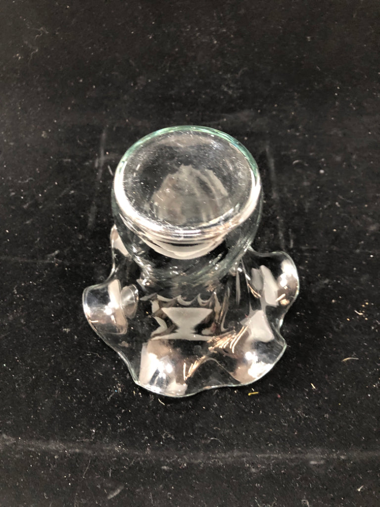 SWIRL GLASS VASE.
