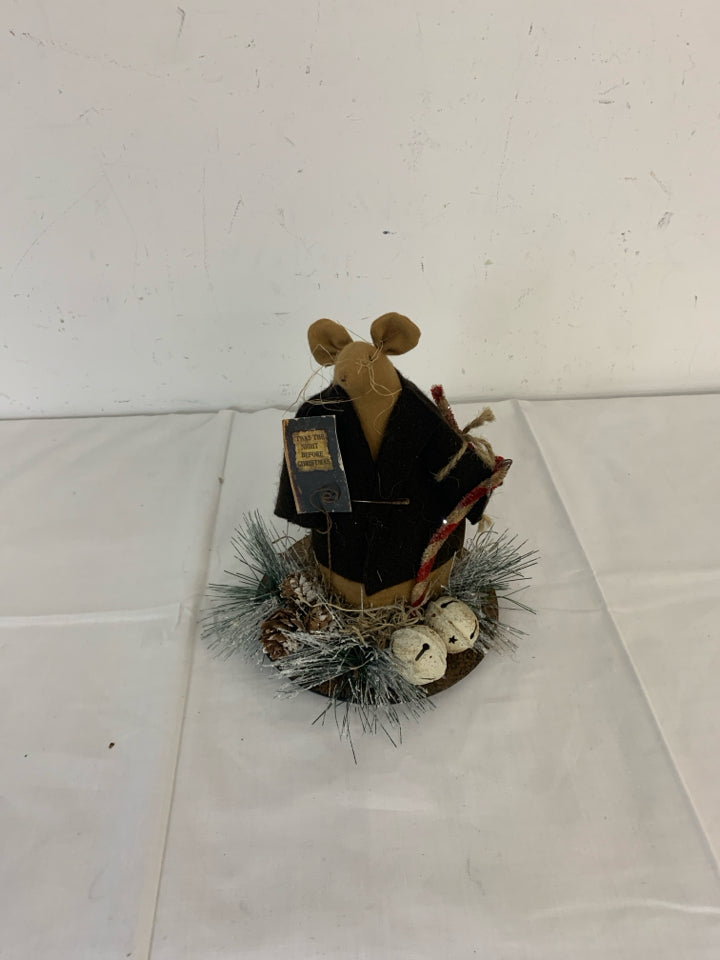 PRIMITIVE CHRISTMAS MOUSE ON STAND.