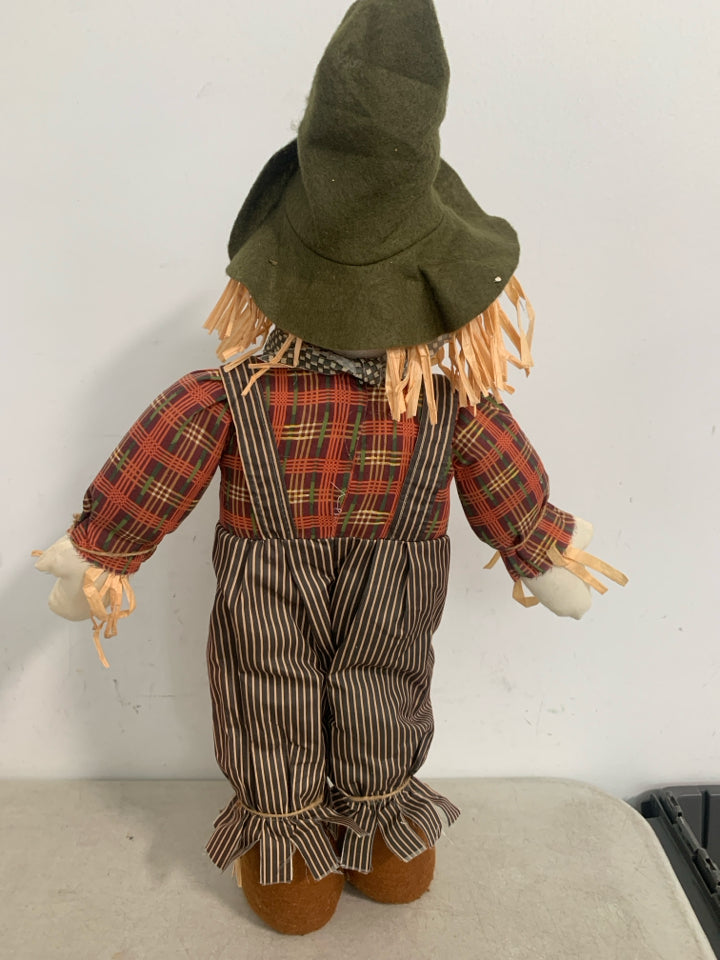PLUSH STANDING SCARECROW.