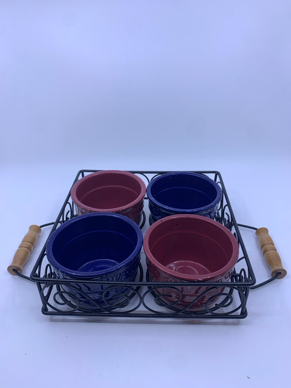 4 RED AND BLUE SPECKLED BOWLS IN BLACK METAL WIRE SERVER.