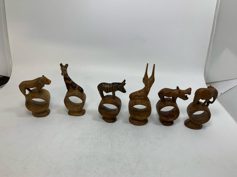 6 WOOD CARVED ASSORTED SAFARI ANIMALS IN BAG.