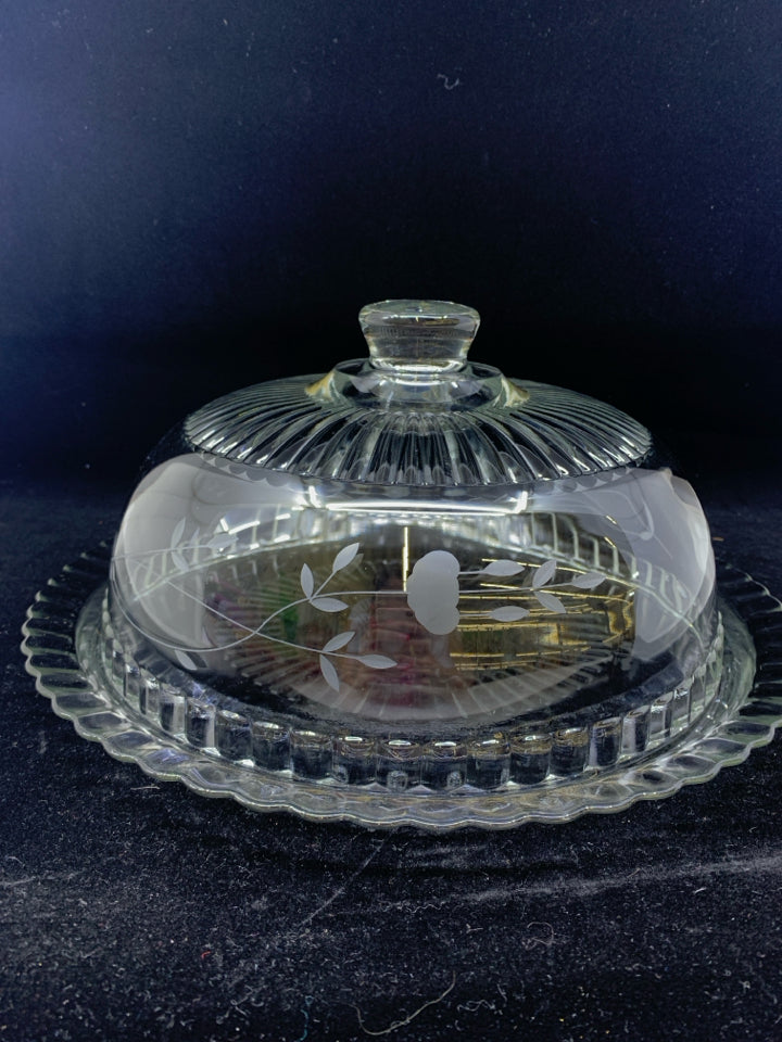 RUFFLED EDGE SERVER AND DOME.