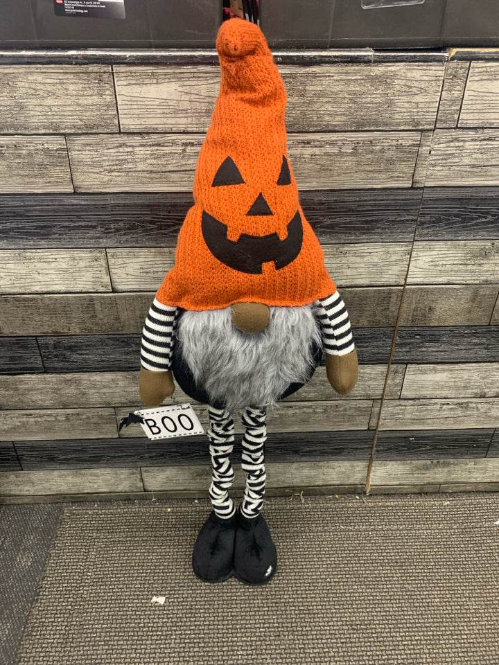 TALL GNOME W ORANGE HAT.