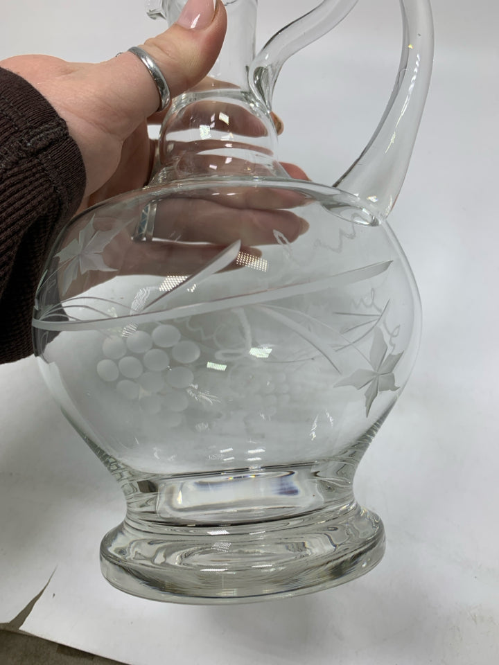 VTG ETCHED GRAPES GLASS PITCHER.