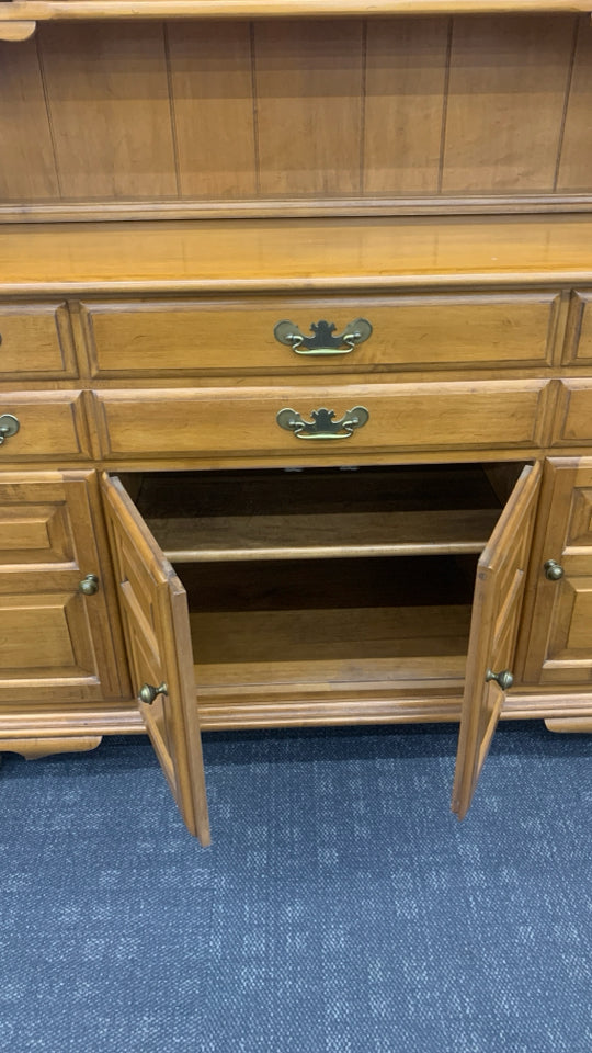 2PC CONANT MAPLE HUTCH.