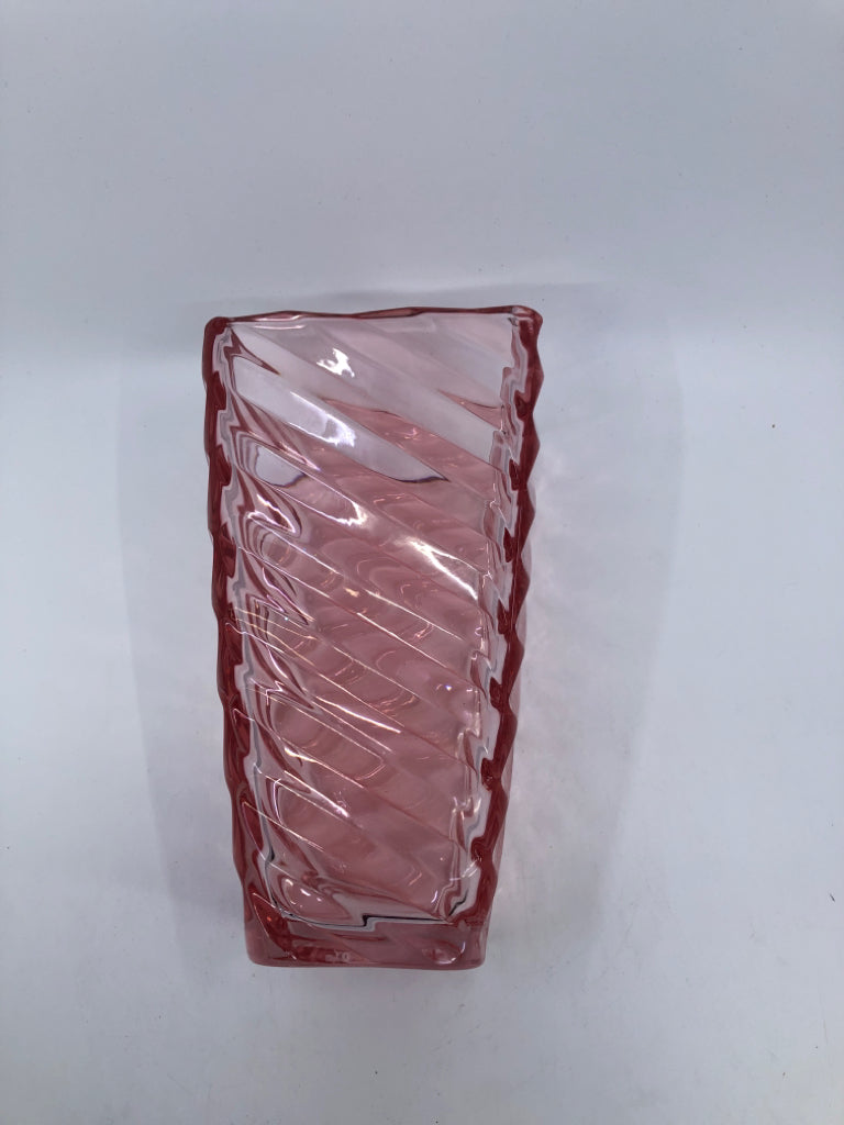 PINK SQUARE RIBBED VASE.