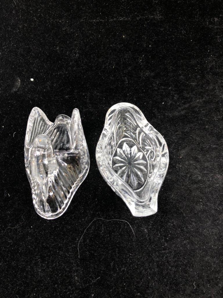 GLASS SWAN TRINKET.