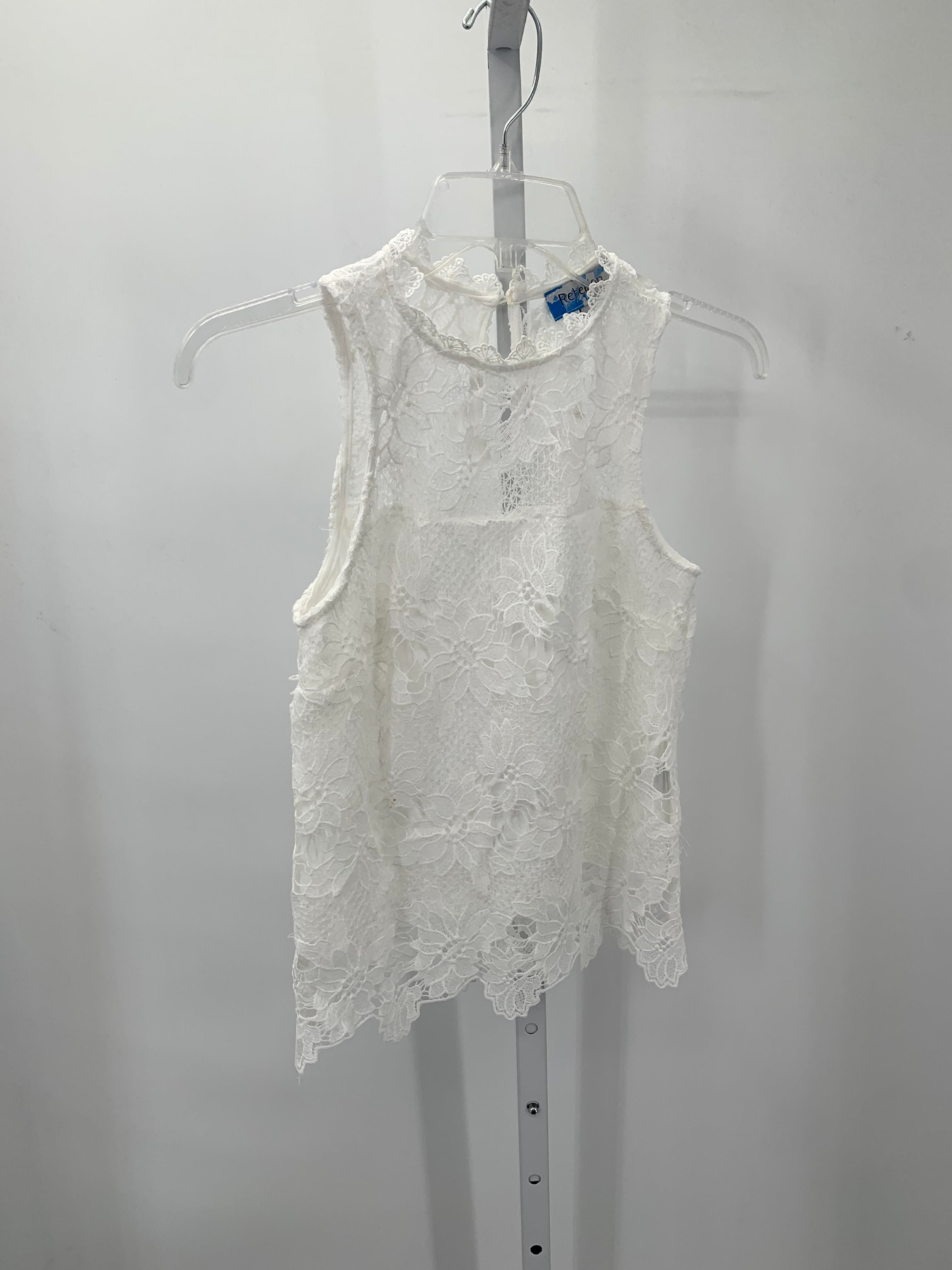 Size Small Juniors Sleeveless Shirt