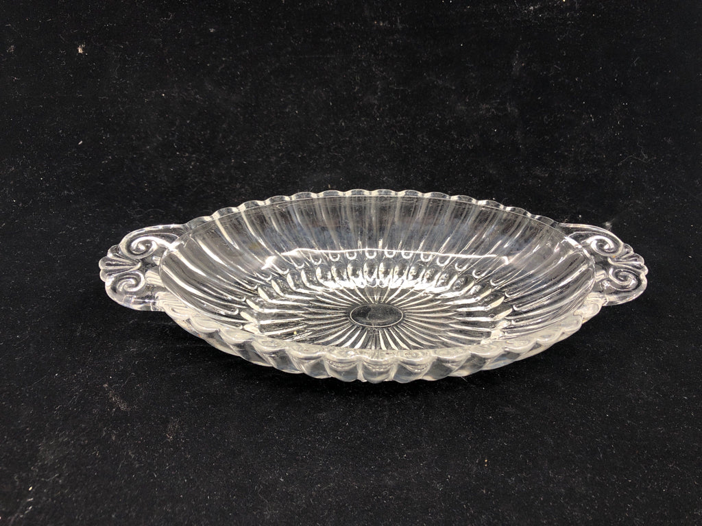 OVAL RIBBED GLASS BOWL.