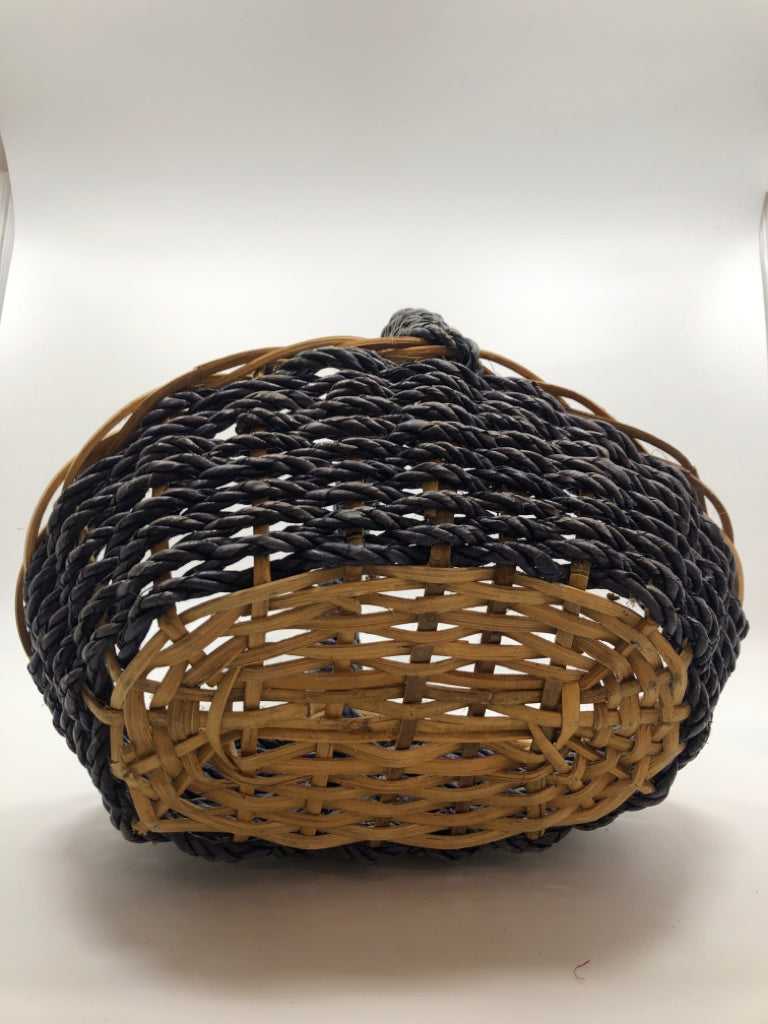 BLUE WICKER BASKET W/TAN RIM.