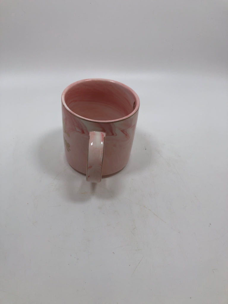 AWESOME AUNT PINK COFFE MUG.