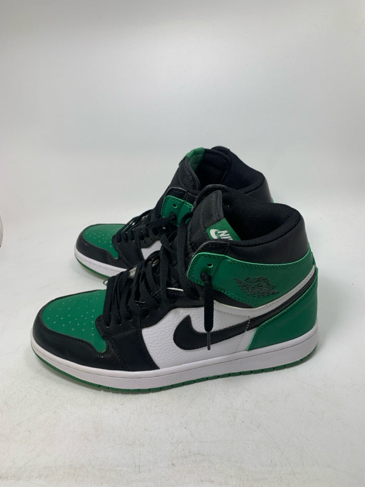 Nike Air Jordan 1 Retro High OG Pine Green Basketball Sneakers