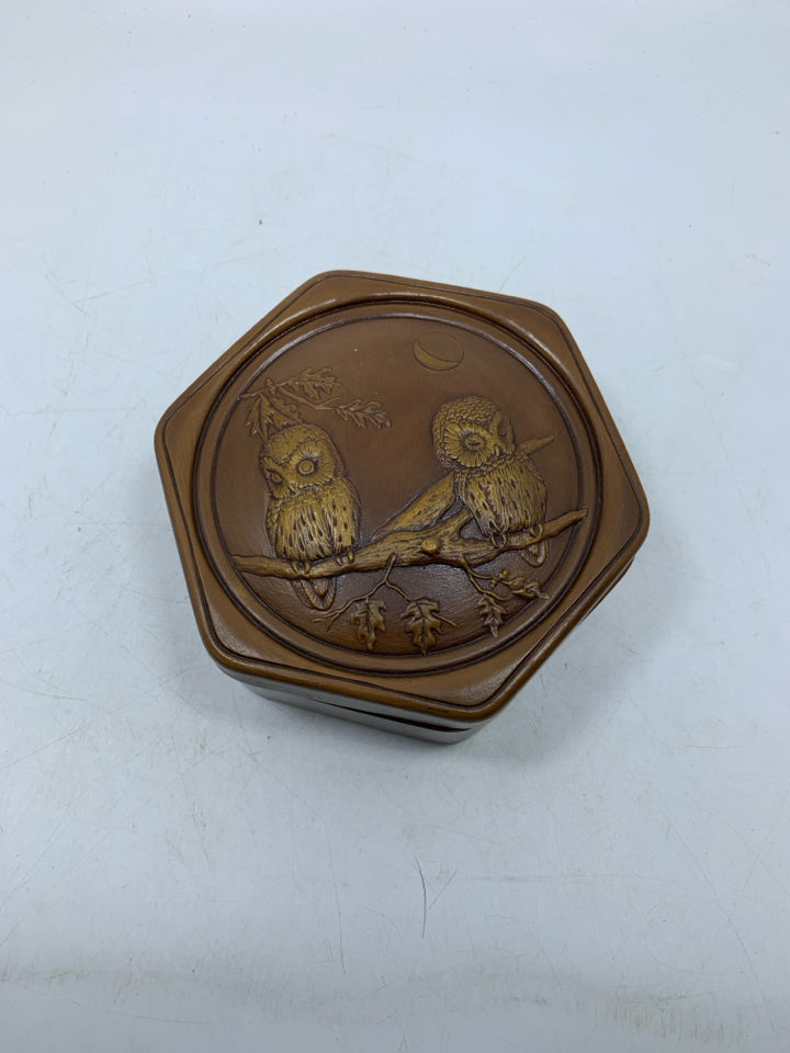 VTG BROWN CERAMIC HEXAGON SHAPED TRINKET BOX W/ EMBOSSED OWLS.