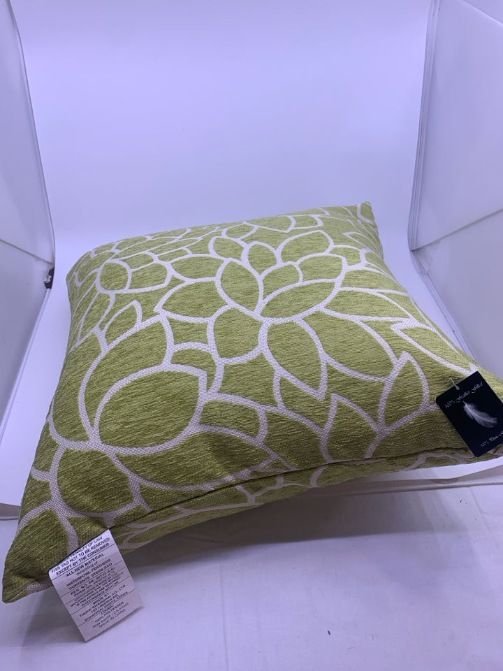 GREEN AND FLORAL PATTERN SQUARE PILLOW.