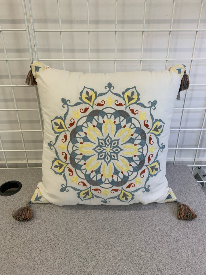 MEDALLION EMBROIDERED PILLOW W/TASSLES.