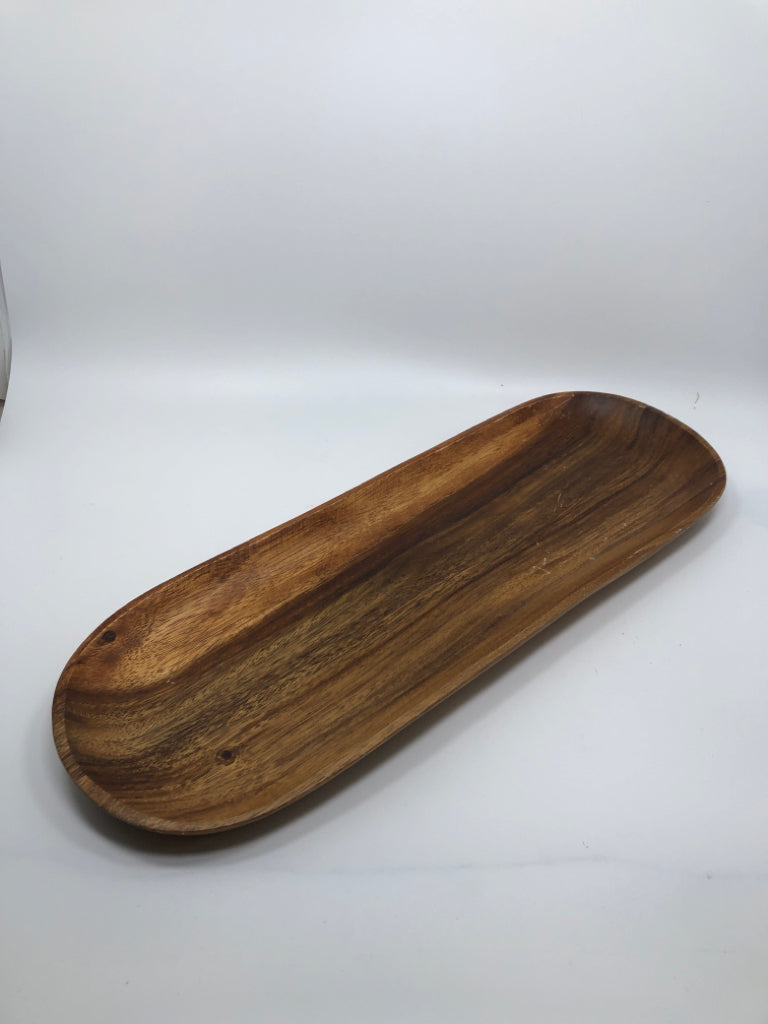 OVAL WOOD TRAY.