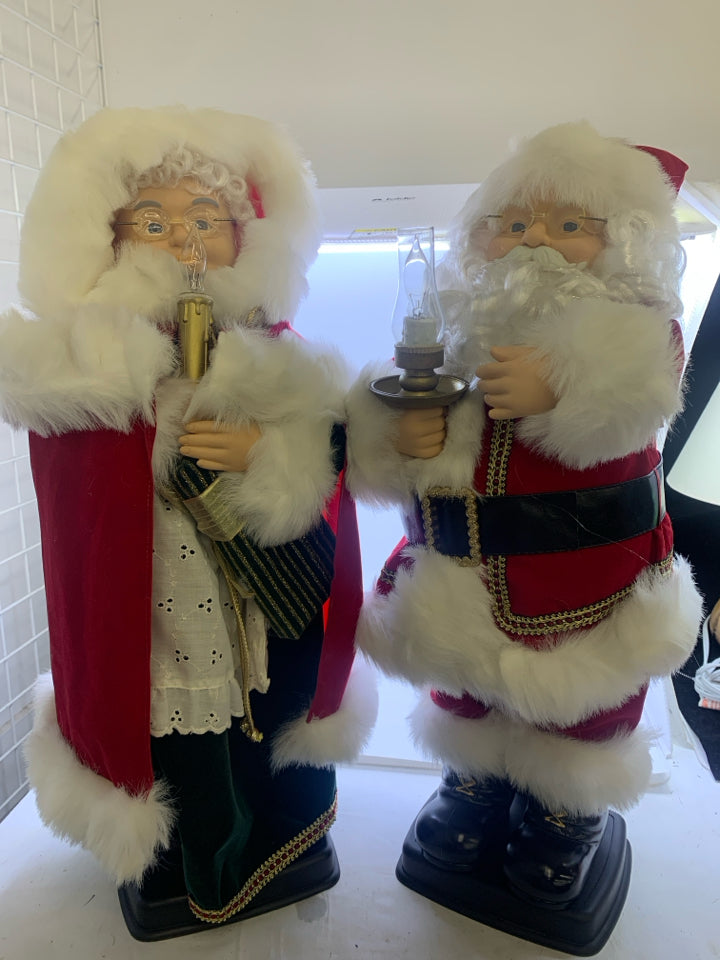 2 LIGHT UP MR AND MRS CLAUS LIGHT UP FIGURES.