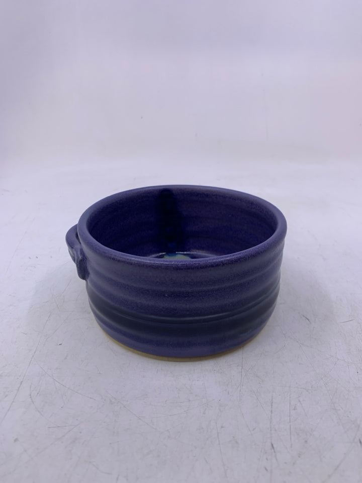 PURPLE/DARK BLUE GLAZED BOWL W/ HANDLE.