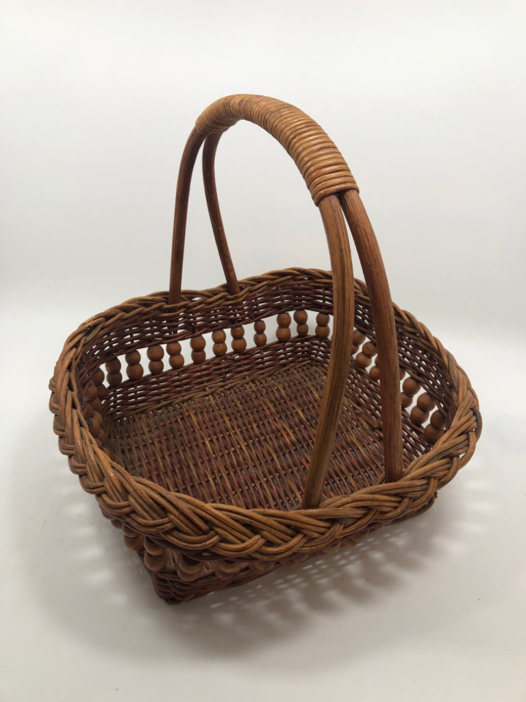 SQUARE BASKET W/WOOD BEADS AND HANDLE.