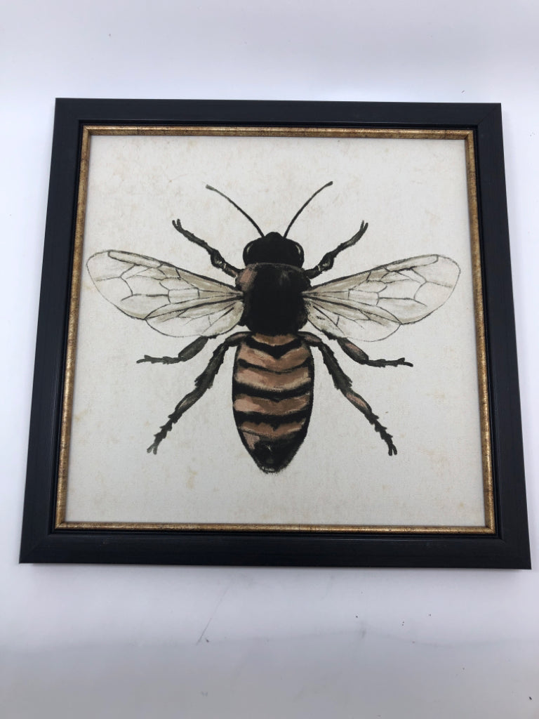 FRAMED BEE CANVAS PRINT.