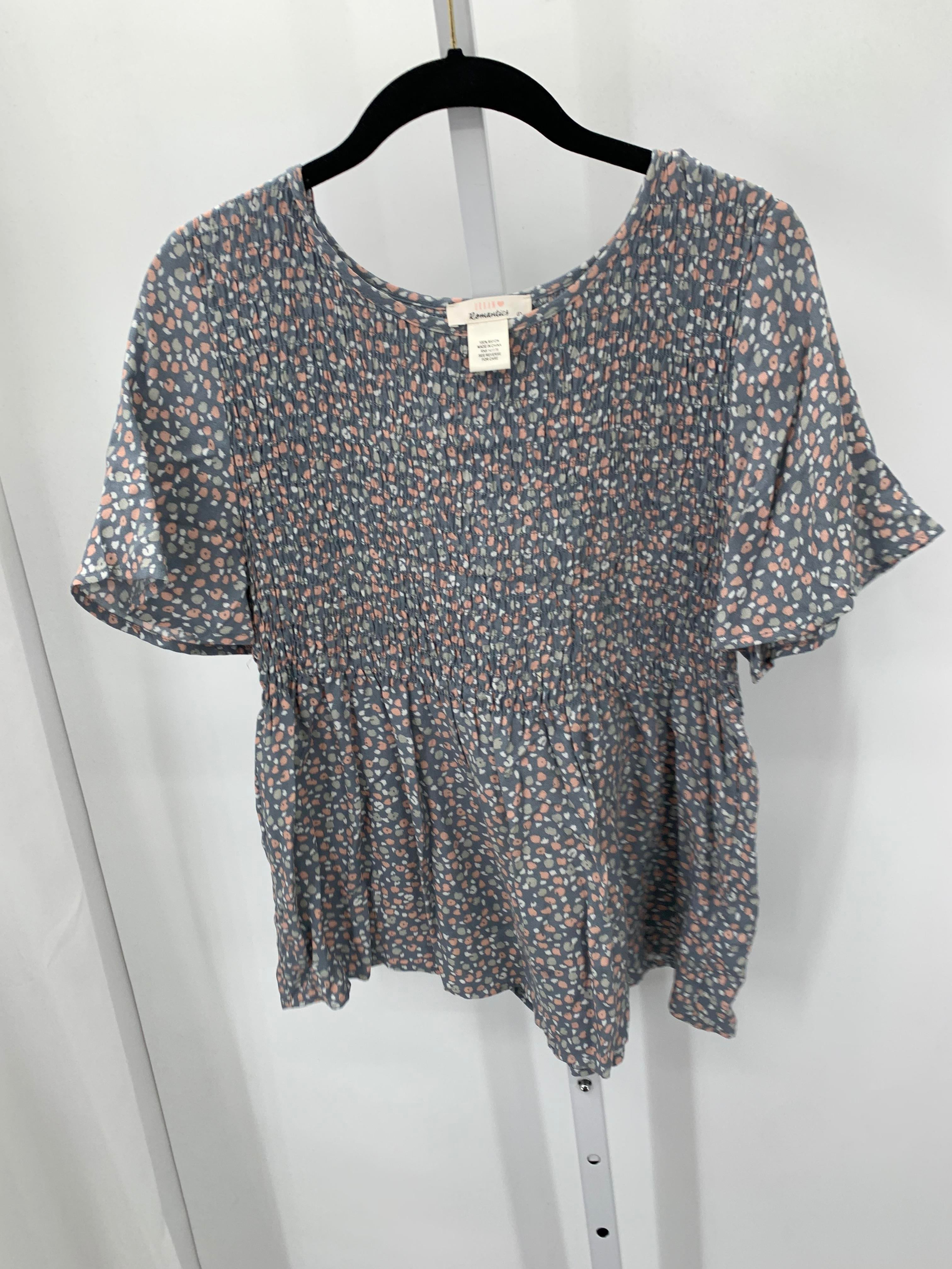 Size Large Juniors Short Sleeve Shirt