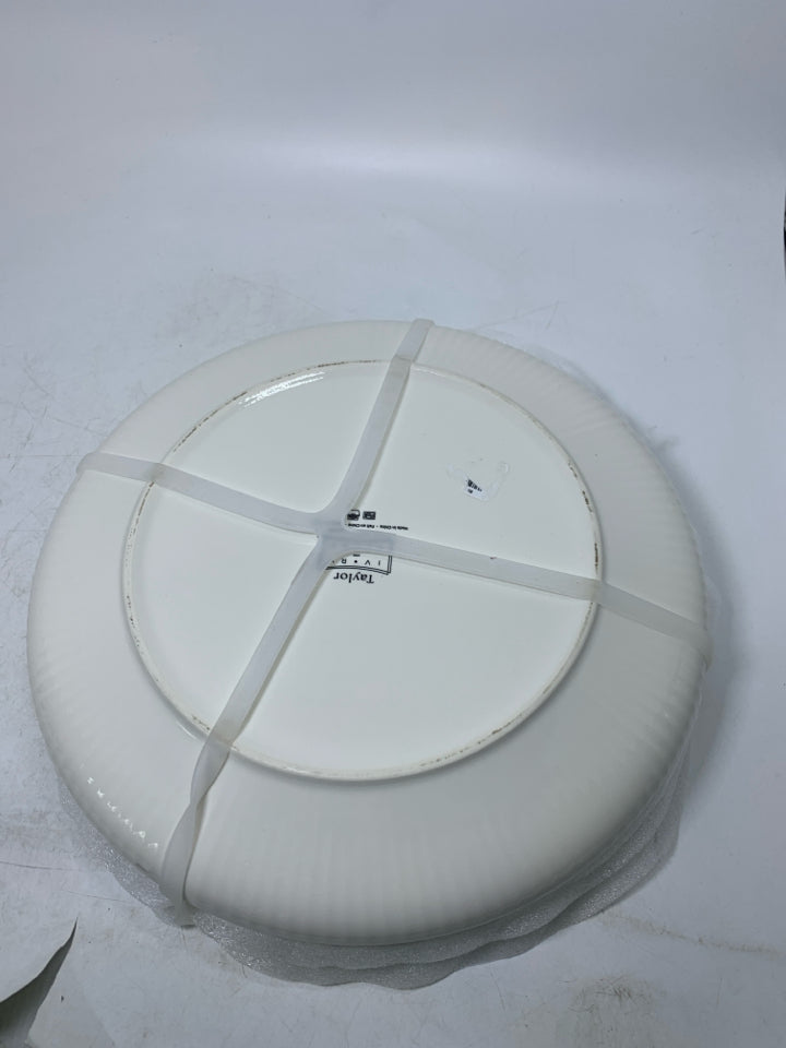 NWT 4 IVORY & STONE DINNER PLATES.