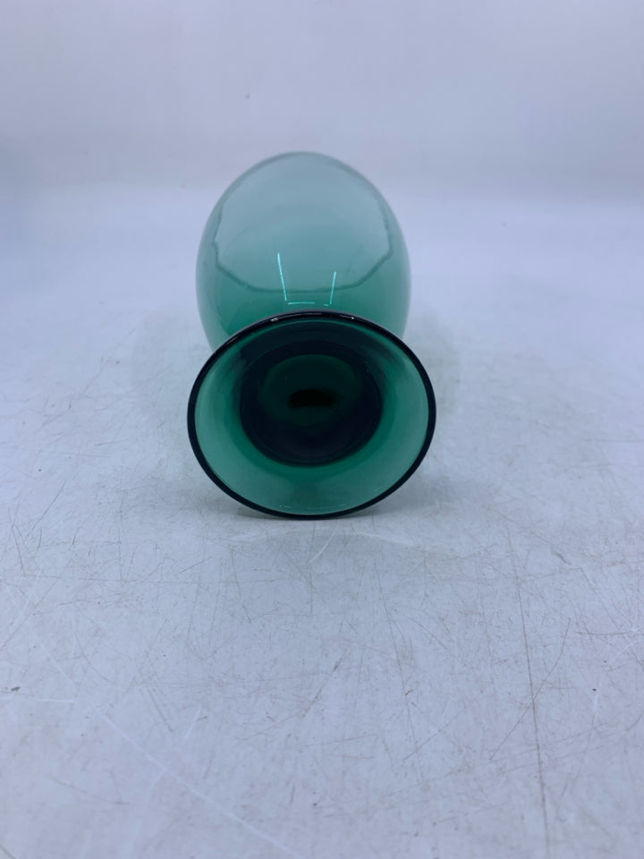 6 SHORT GREEN GLASSES.