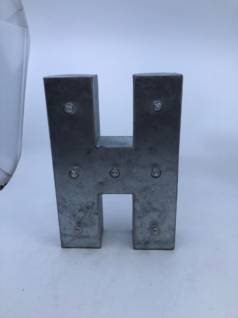 "H" GALVANIZED MONOGRAM LIGHT UP.