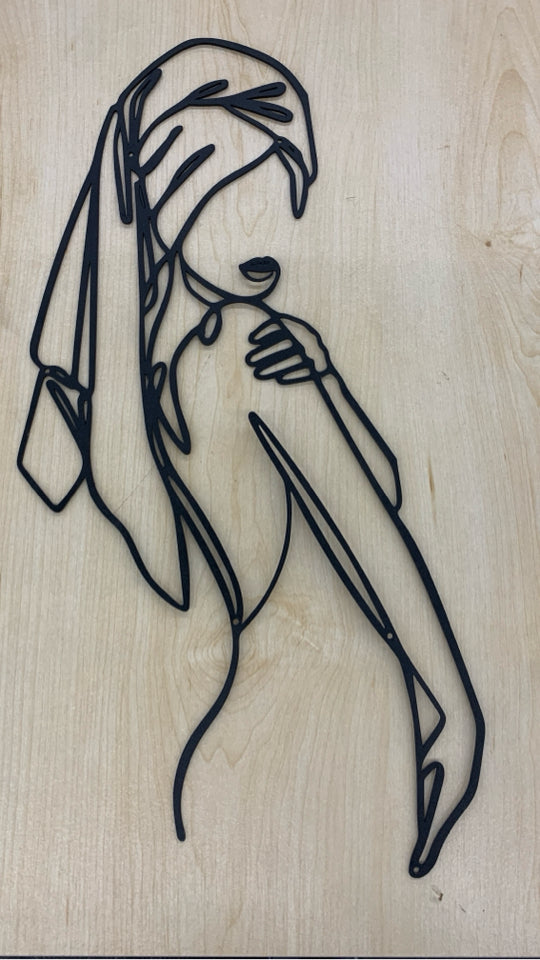 METAL WOMAN LINE ART WALL HANGING.